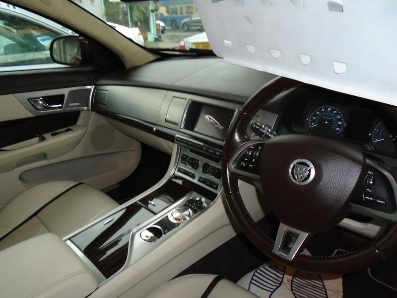 JAGUAR XF