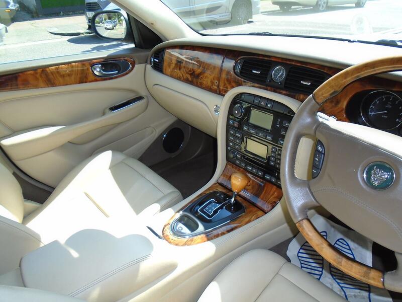 JAGUAR XJ