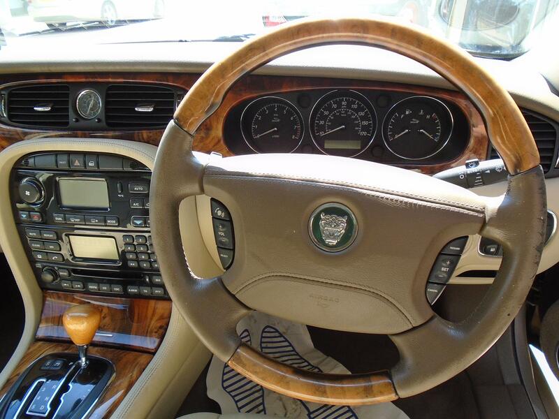 JAGUAR XJ