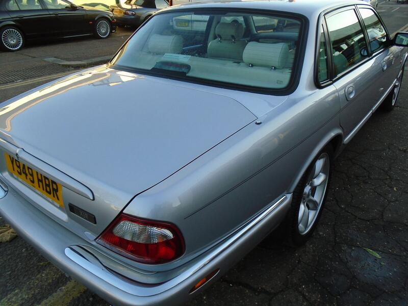 JAGUAR XJR