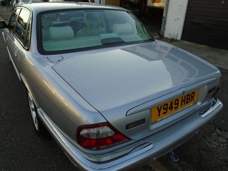 JAGUAR XJR