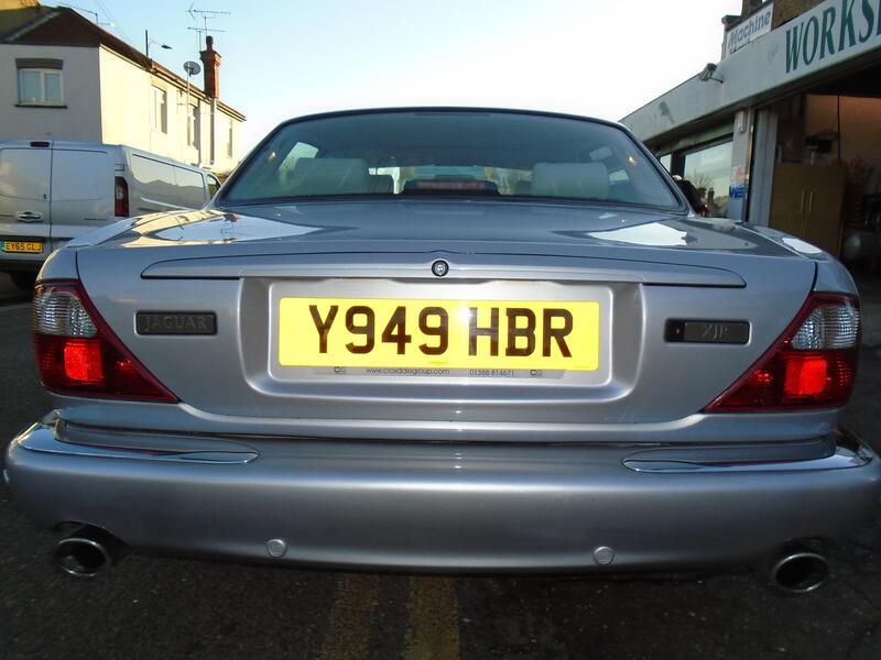 JAGUAR XJR