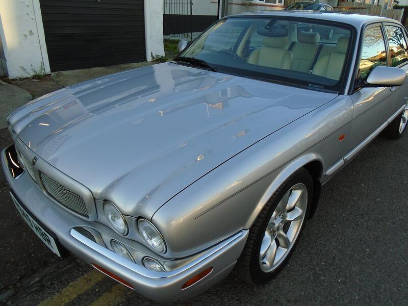 JAGUAR XJR