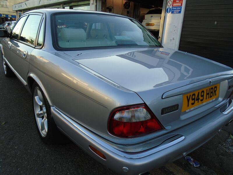 JAGUAR XJR