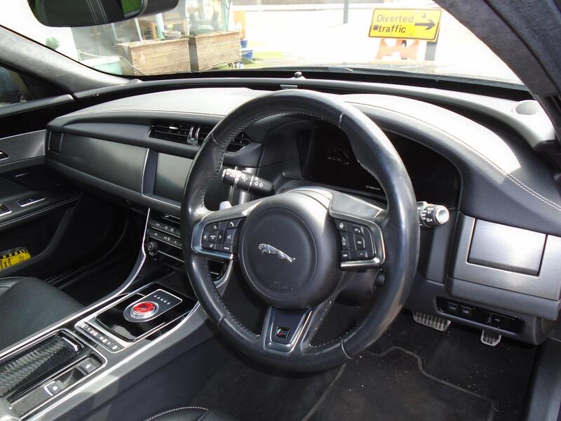 JAGUAR XF