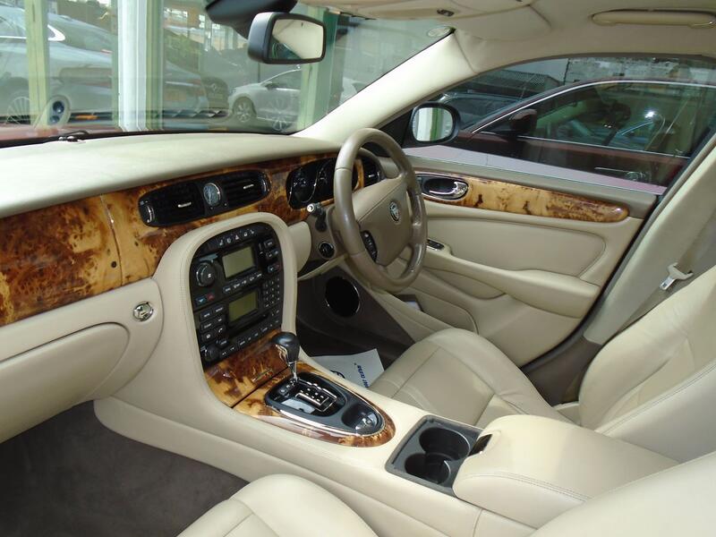JAGUAR XJ