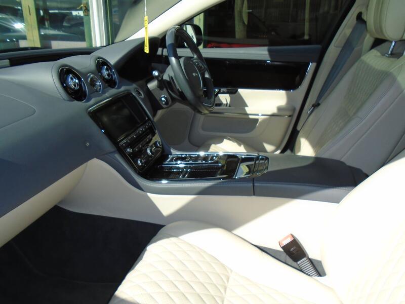 JAGUAR XJ