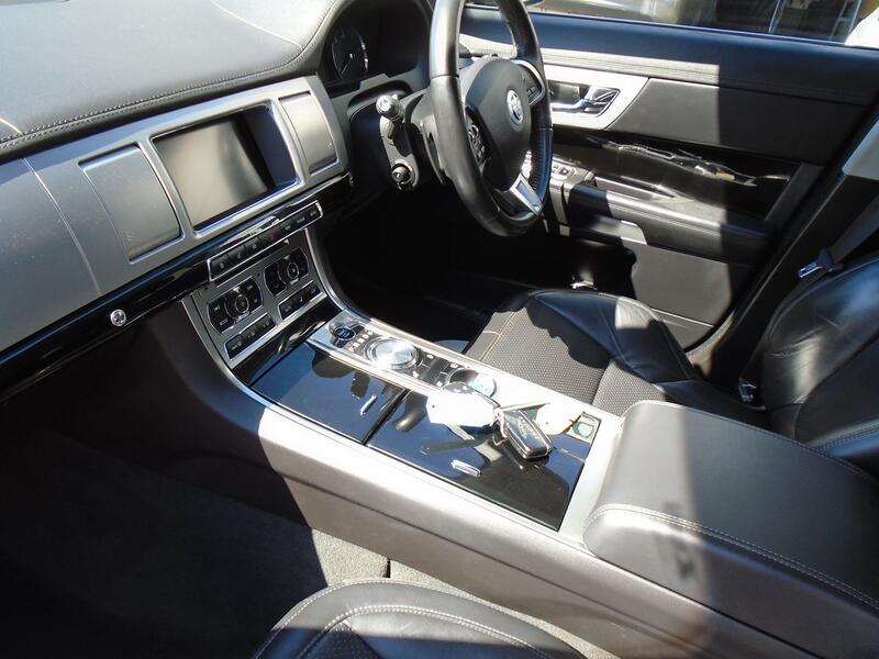 JAGUAR XF