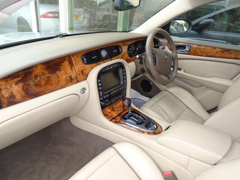 JAGUAR XJ