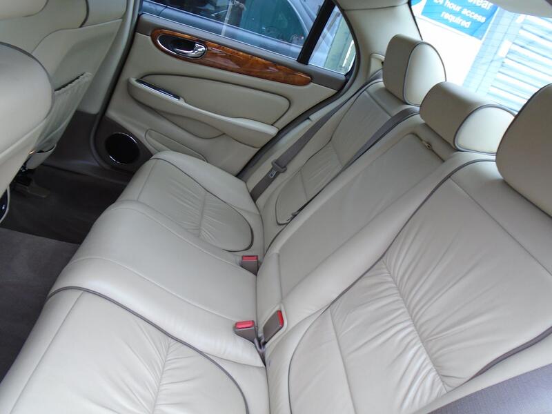 JAGUAR XJ