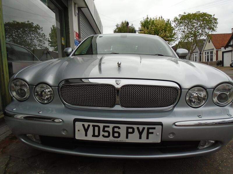 View JAGUAR XJ 2.7 TDVi Sovereign