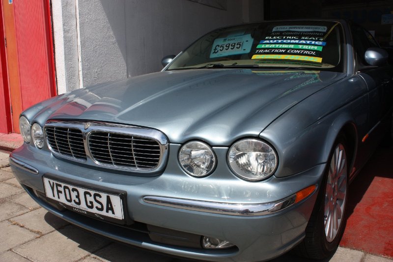 View JAGUAR XJ XJ8 SWB Auto SE