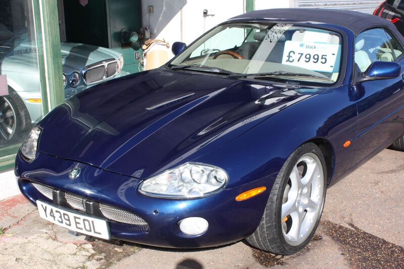 View JAGUAR XK8 CONVERTIBLE