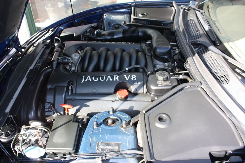 JAGUAR XK8