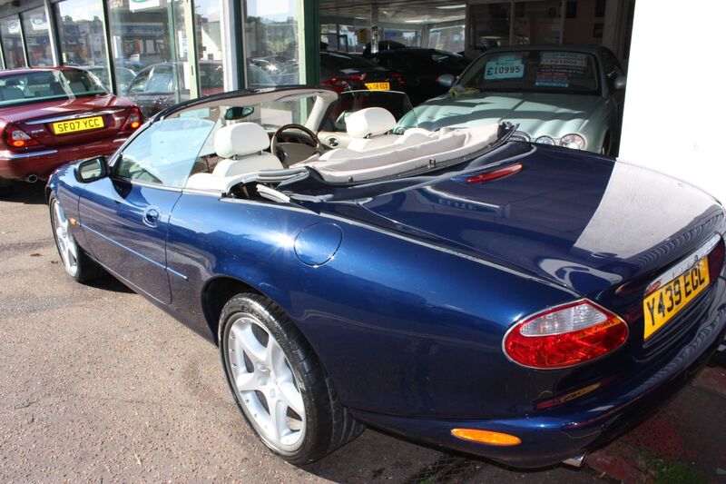 JAGUAR XK8